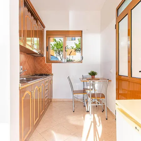 Lejlighed Radhima Sea View 10 - Kitchen, Parking & Balcony *